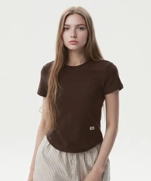 [WHO.A.U] Round Neck Curved Hem T-shirt/WHRAG2433F
