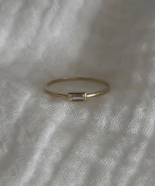 [FAYE] 14k Mini Baguette Ring