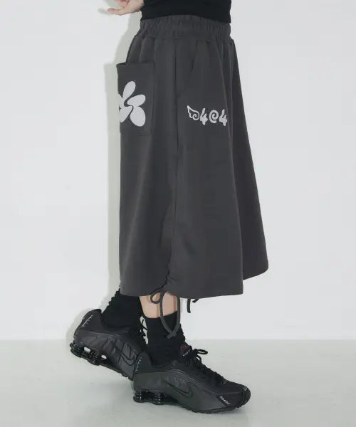 [SLEEKGLOW] Side Shirring Bermuda Sweatpants [Charcoal] / 사이드 셔링 버뮤다 스웨트 팬츠[차콜]