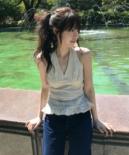 [LETTER FROM MOON] Punch Lace Halter Neck Sleeveless (Cream) / 펀칭 레이스 홀터넥 슬리브리스 ( 크림 )