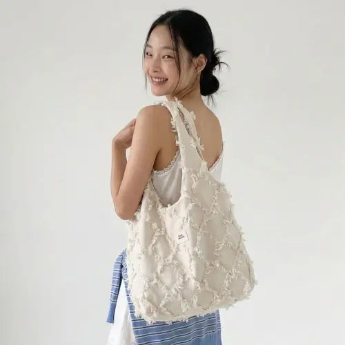 [FLUIT STUDIO] Vintage Canvas Shoulder Bag with Laptop Compartment and Diamond Detail / 노트북 수납 빈티지 캔버스 다이아몬드 올디테일 포인트  숄더백 에코백