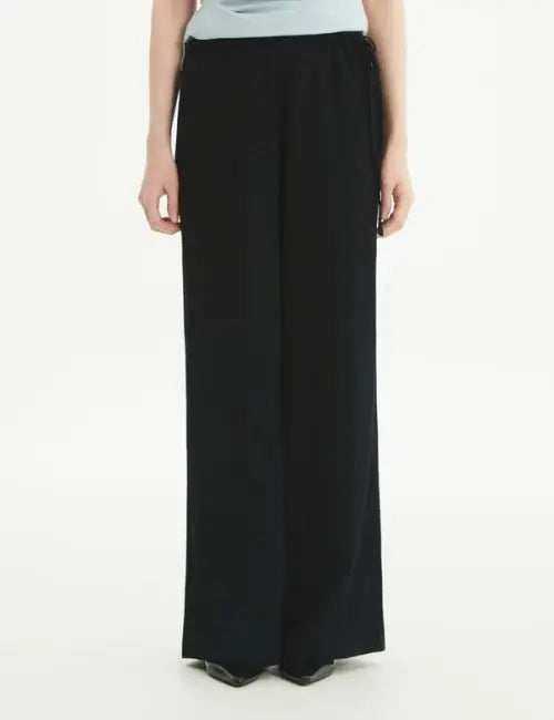 [ROEM] Band Pleats Wide Pants RMTWG38R11 / 밴딩 플리츠 와이드 팬츠 RMTWG38R11