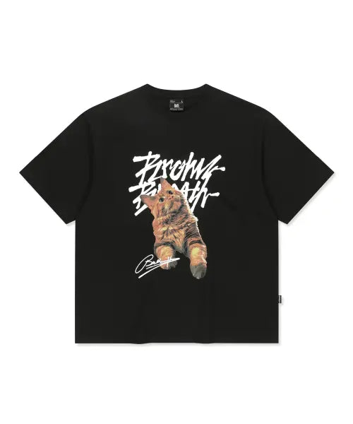 [BROWNBREATH] CRUSH TAG KITTY TEE - BLACK