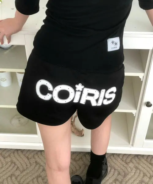 [COIRIS] LAVEO APPLIQUE BACK LOGO SHORT PANTS (2COLOR) / 라베오 도트 아플리케 백 로고 숏 팬츠 (2컬러)