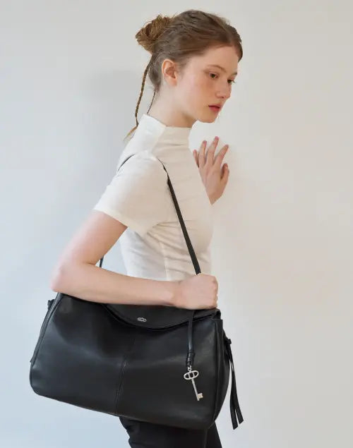 [ATHE VANESSABRUNO] Demain Black Leather Shoulder Bag L / [DEMAIN] 블랙 레더 드망 숄더백 L AABA6F285BK