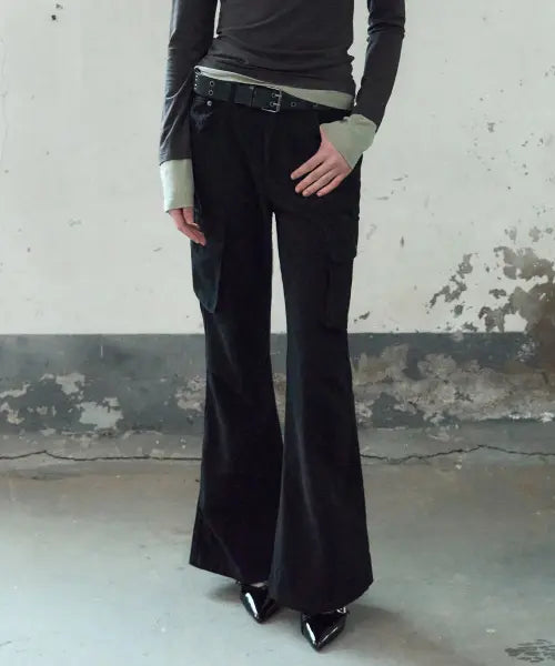 [LEATHERY] Stud Cotton Cargo Boots-cut Pants [BLACK] / 스터드 코튼 카고 부츠컷 팬츠 [BLACK]