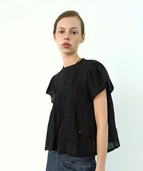 [OUI MAIS NON] Square lace blouse