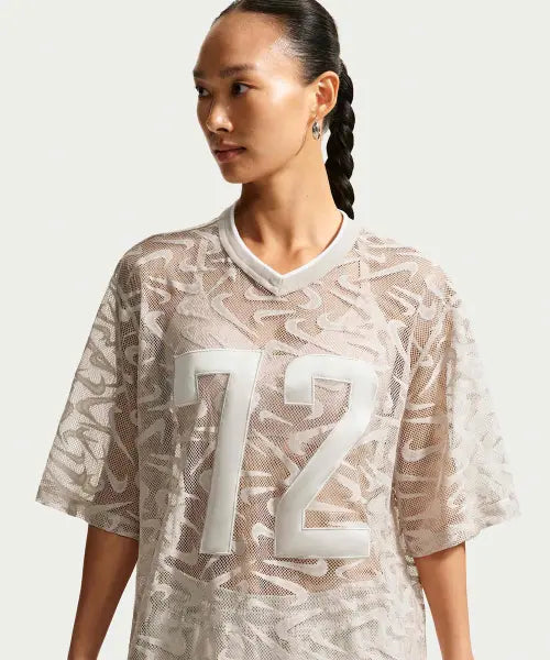 [NIKE] W NK CHILL WVN LACE JERSEY - CREAM II/LIGHT BONE/(WHITE) / 스포츠웨어 칠 레이스 오버사이즈 저지 W - 크림 II:라이트 본:화이트 / IM8388-236
