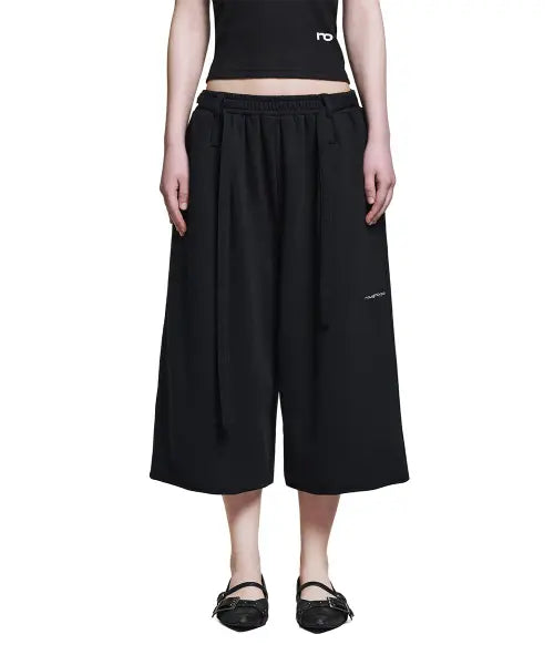 [ROUGHTYPE] Belted Point Bermuda Sweatpants - Black