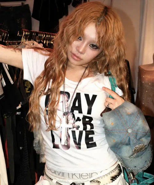 [VENHIT] Saintly Love U-Neck Slim Fit Short Sleeve T-Shirt / Saintly Love 유넥 슬림핏 반팔티