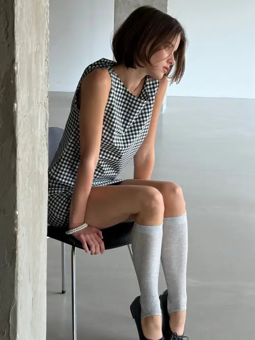 [QUERIDO] Gingham Checkered Boat Neck Sleeveless Blouse / 깅엄 체크 보트넥 슬리브리스 블라우스