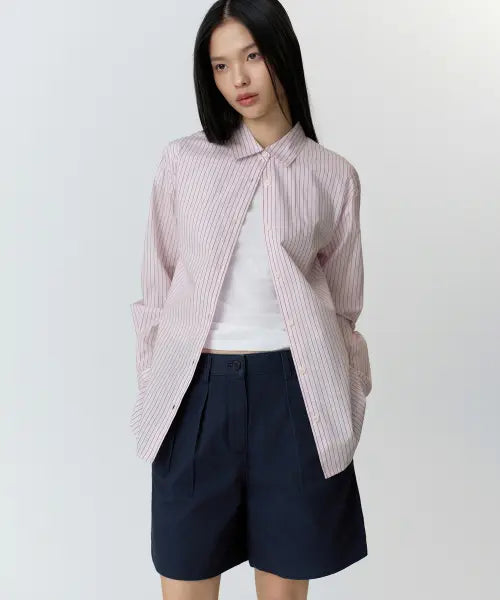 [MUSINSA STANDARD WOMAN] WOMENS REVERSE TWO TUCK WIDE CHINO SHORTS [NAVY] / 우먼즈 리버스 투 턱 와이드 치노 쇼츠 [네이비]