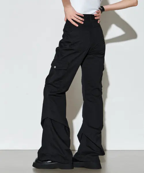 [HELENE PARIS] Flowing Pleats Pigment Bootcut Pants [Black] / 플로잉 플리츠 피그먼트 부츠컷 팬츠 [블랙]