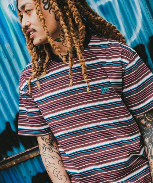 [BROWNBREATH] STRIPE CROP TAG TEE - BURGUNDY