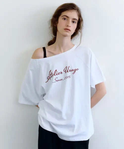 [URAGO] Atelier off shoulder t-shirt