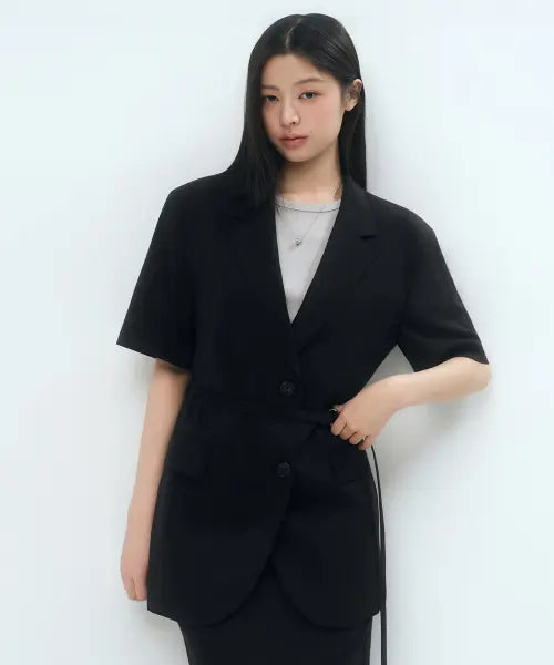 [MUSINSA STANDARD WOMAN] Women's Sleek Belted Short-Sleeve Blazer [Black] / 우먼즈 슬릭 벨티드 반소매 블레이저 [블랙]