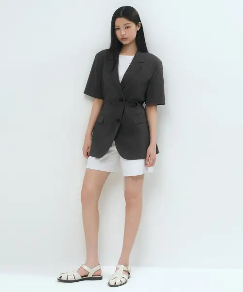 [MUSINSA STANDARD WOMAN] Women's Slick Belted Short Sleeve Blazer [Dark Grey] / 우먼즈 슬릭 벨티드 반소매 블레이저 [다크 그레이]