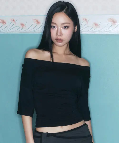 [PLEASENOFOLLOW] Vin U-Neck Shirring Short Sleeve Top (Black)