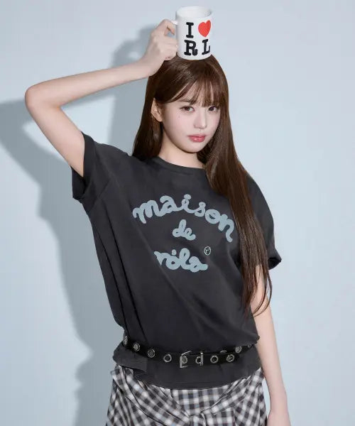 [ROLAROLA] MAISON DE ROLA EMBROIDERY PIGMENT LOOSE FIT T-SHIRT CHARCOAL