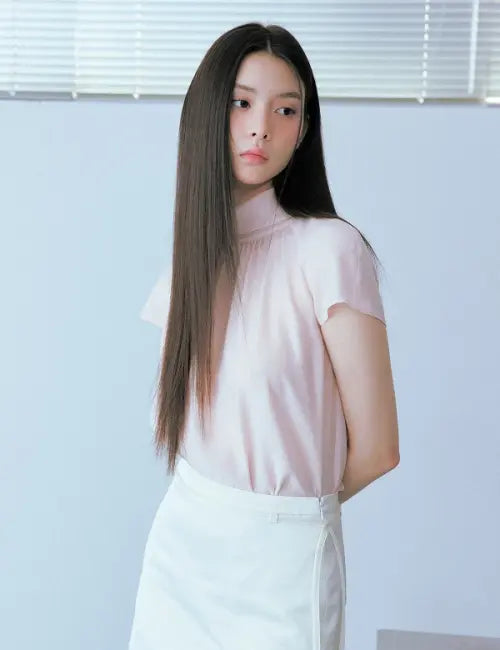 [ROEM] Back Tie Short Sleeve Blouse RMBLG25S12 / 백타이 반팔 블라우스 RMBLG25S12