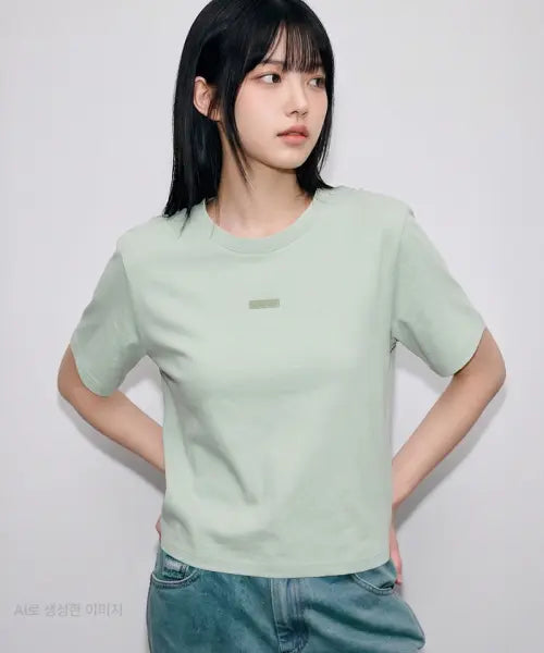 [LIFEWORK] Women's Minimal Logo Cropped Short Sleeve T-Shirt / 여성) 미니멀 로고 크롭 반팔 티셔츠