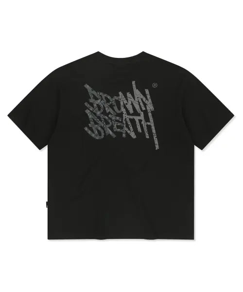 [BROWNBREATH] PAISLEY TAG TEE - BLACK