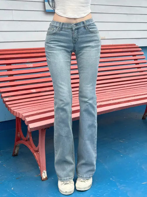 [KINDAME] Hip-Boosting Low-Waist Light Blue Bootcut Jeans / 골반볼륨업 로우웨스트 연중청 부츠컷_골반뽕청바지