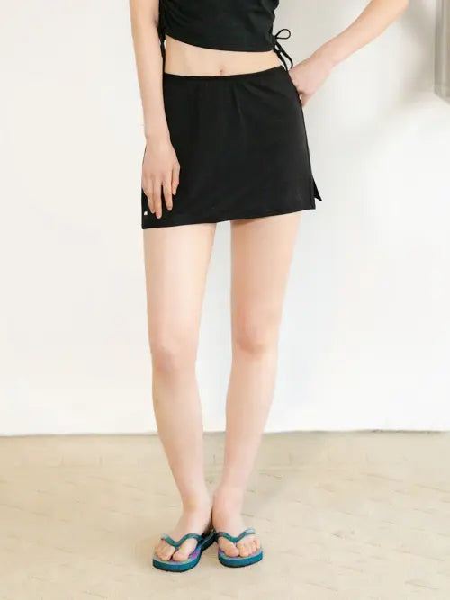 [BARREL] WOMEN SLIT HALF LEGGINGS SKIRTS BLACK / 우먼 슬릿 레깅스 스커트 블랙 (B6SWWLK021BLK)