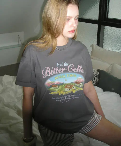 [BITTERCELLS] Rustic Town Tee-Dark Grey / 러스틱 타운 티-다크 그레이