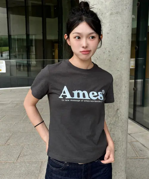 [AMES-WORLDWIDE] BASIC LOGO TEE CHARCOAL