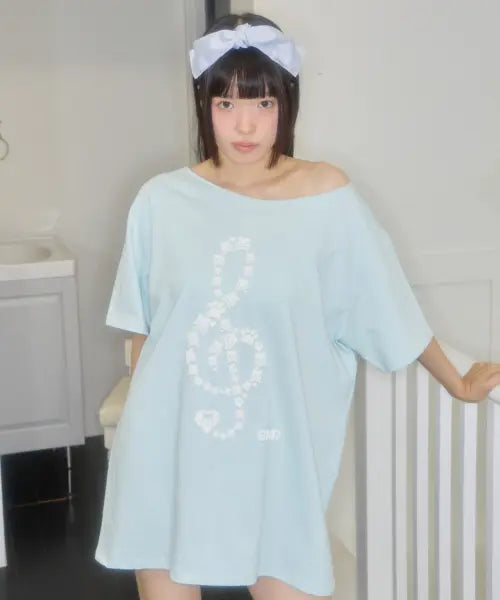[SHAKIRI] KIRI SKULL NOTE OFFSHOULDER BOXY TOP (MINT) / 키리 스컬 노트 오프숄더 박시 탑 (민트)