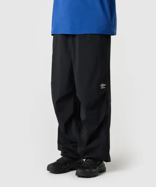 [UMBRO] Parachute Pintuck 2-Way Wide Pants Black / 파라슈트 핀턱 2WAY 와이드 팬츠 블랙 UR223CPT51