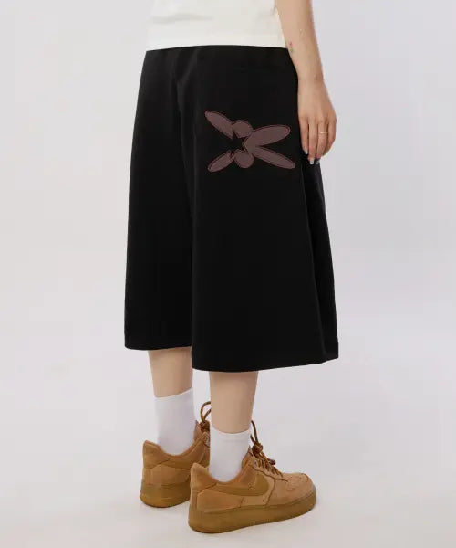 [BOUNDARY] Two-Tuck Classic Logo Back Patch Bermuda Shorts [Black] / 투턱 클래식로고 백패치 버뮤다 반바지 [블랙]