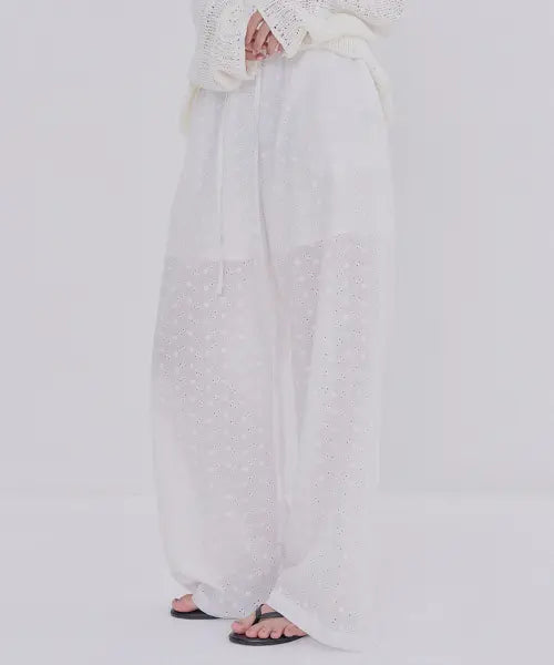 [TETEMOCHI] Basket Lace Pants (White) / 바스켓 레이스 팬츠(White)