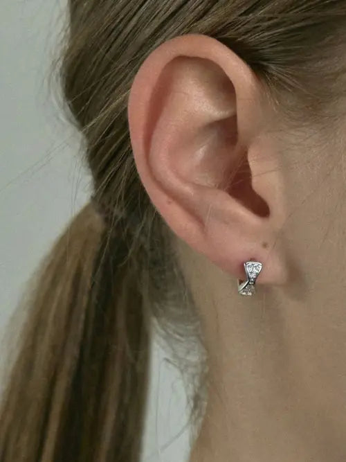 [AORA] Mini Silver Ribbon Earrings / 미니 실버 리본 이어링