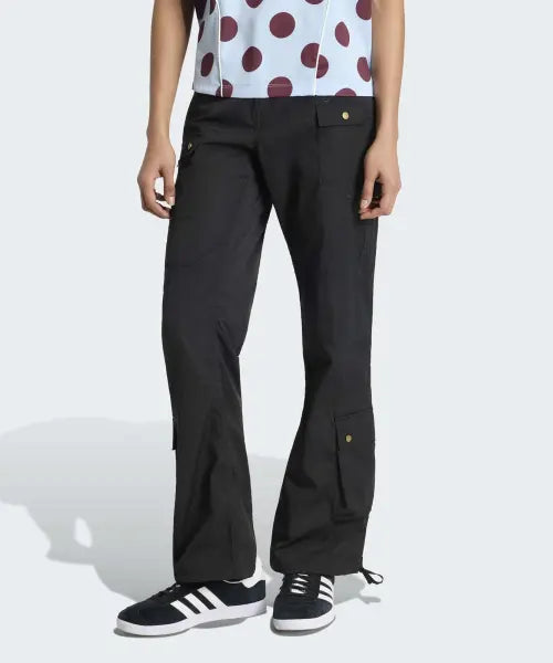 [ADIDAS] CARGO PANTS         BLACK / 카고 팬츠 - 블랙 / KV1185