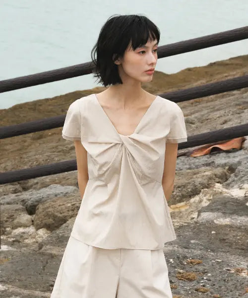 [DEHEVE] Twist Lace Sleeve Blouse [Beige]