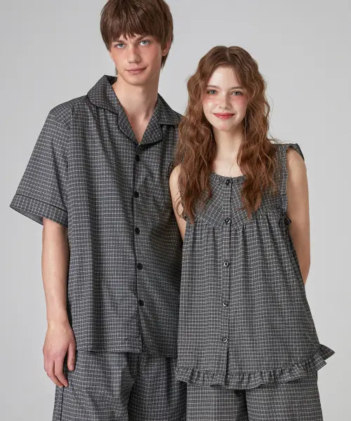 [DOSSY] [2SET] Silk Fit Pajama Set (Short Sleeve + Sleeveless) / [2SET] 실크핏 더스트 잠옷 세트 (반팔+민소매)