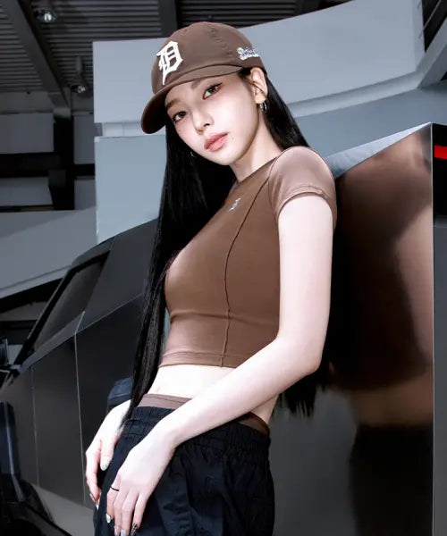 [MLB] Women's Slim Fit Cropped Cap Sleeve T-Shirt (Neon Brown) / 여성 슬림 크롭핏 캡소매 반팔 티셔츠 BOS (Neon Brown)