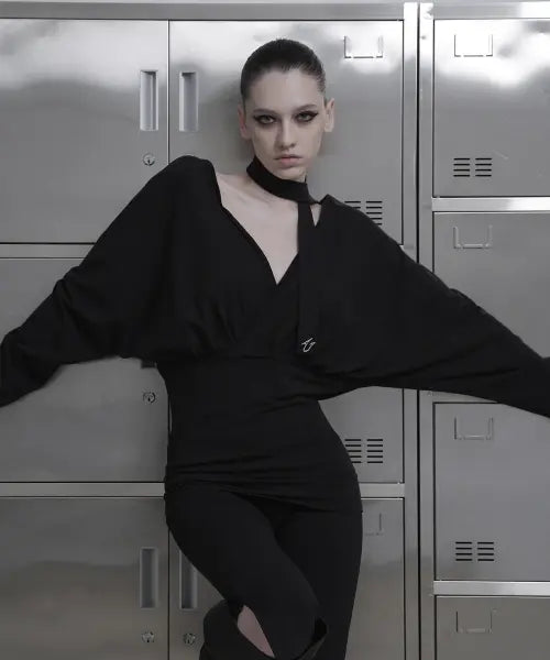 [URBANUNIQUE LABEL] Scarf set deep v-neck top BLACK / 스카프 세트 딥 브이넥 탑 블랙