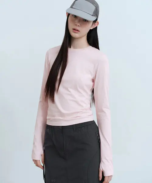 [MUSINSA STANDARD WOMAN] Women's Slim Fit Crew Neck Long Sleeve T-Shirt (Pale Pink) / [UV 프로텍션] 우먼즈 슬림 크루 넥 긴소매 티셔츠 [페일 핑크]