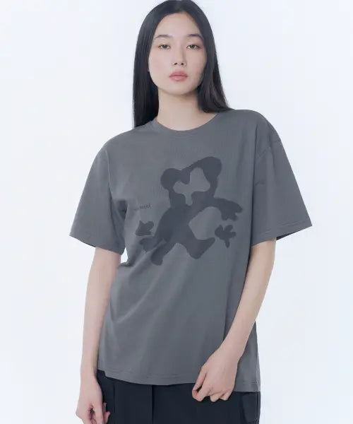[MISEKI SEOUL] Teddy graphic short sleeve CHARCOAL
