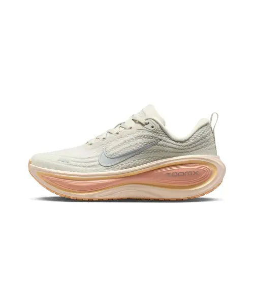 [NIKE] W NIKE VOMERO PLUS - LT BONE/MTLC SILVER-ARCTIC ORANGE-ICE PEACH-CHALK-WHITE / 보메로 플러스 W - 라이트 본:아틱 오렌지:아이스 피치:메탈릭 실버 / HV8154-012
