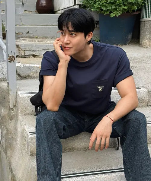 [SATUR] Apero Logo Pocket T-Shirt Navy / 아페로 로고 포켓 반팔 티셔츠 네이비