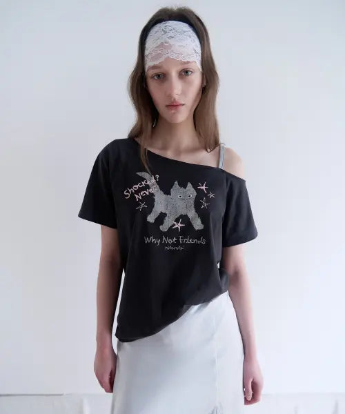 [ROLAROLA] ROLA CAT FRIENDS OFF SHOULDER T-SHIRT CHARCOAL