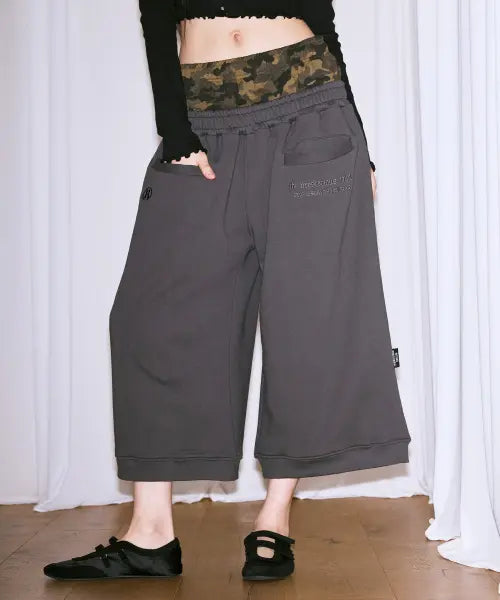 [THE MYSTERIOUS HOTEL] CAMO LAYERED BERMUDA