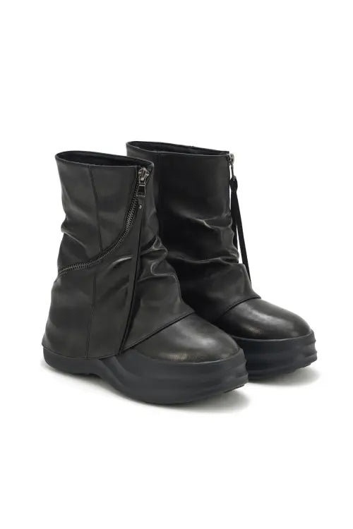 [DEINET] ZIPPER CURVED LINE FLATFORM BOOTS IN BLACK