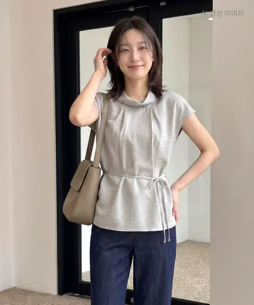 [ROEM] High Neck Cap Sleeve Blouse RMBLG26RT3 / 하이넥 캡소매 블라우스 RMBLG26RT3