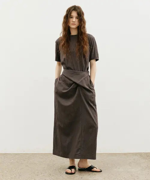 [ARTID] DRAPED SHORT-SLEEVE LONG DRESS_CHARCOAL / 드레이프 반팔 롱 원피스_CHARCOAL