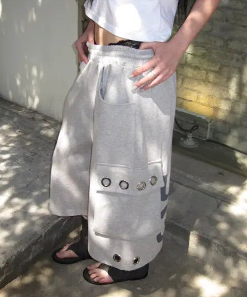 [UNTITLED SEOUL] UNTITLED SYMBOL CARGO BERMUDA SWEAT SHORTS GRAY / 언타이틀 심볼 카고 버뮤다 스웻쇼츠 그레이